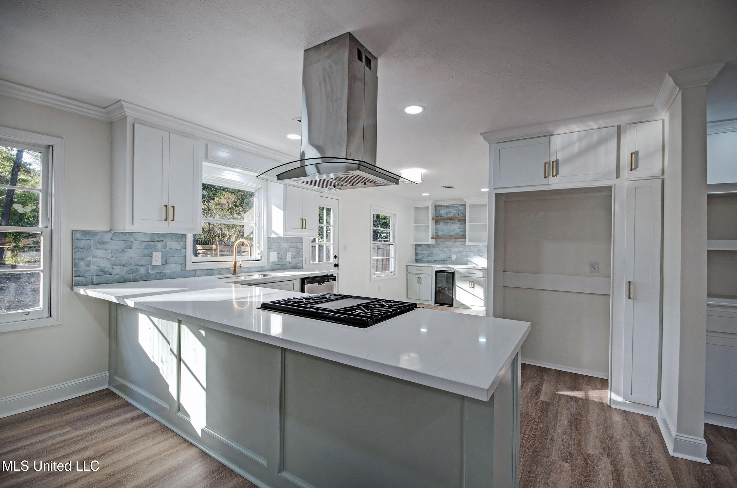 4313 Ridgewood Road Jackson, MS 39211 - Photo 7 of 26 IMGP6468_69_70