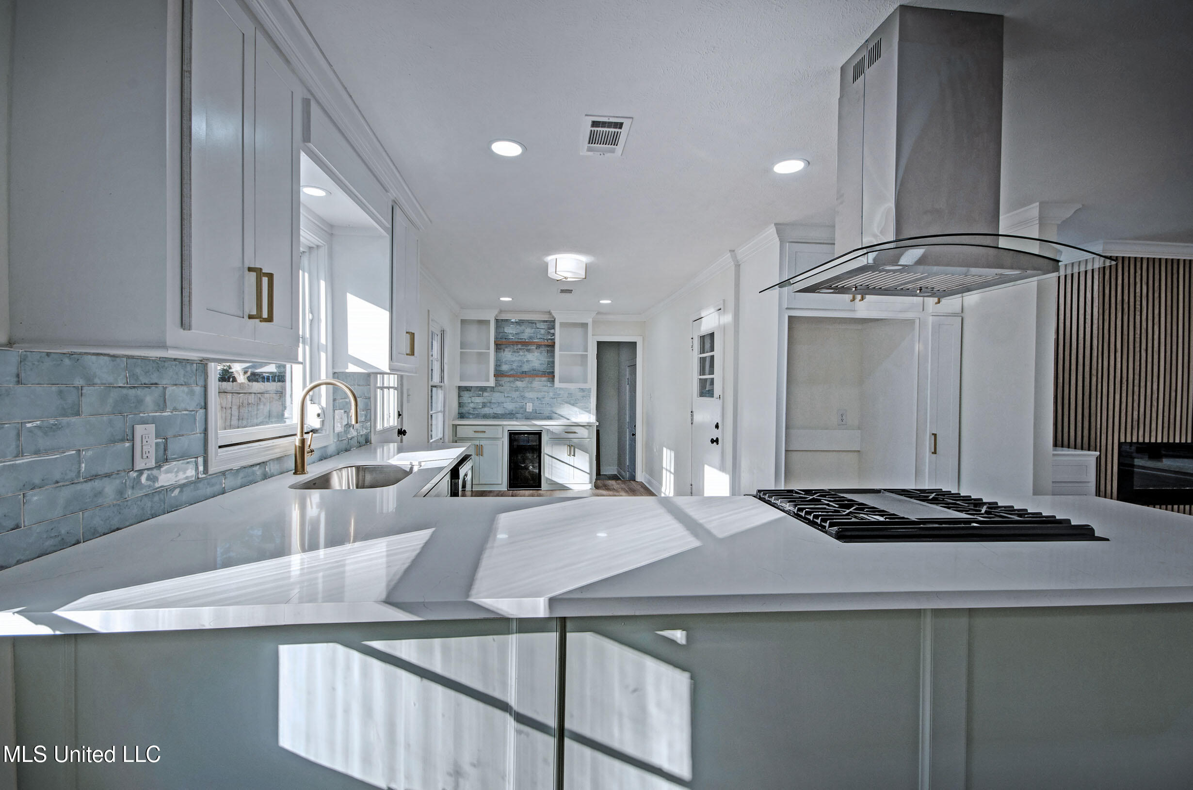 4313 Ridgewood Road Jackson, MS 39211 - Photo 8 of 26 IMGP6471_2_3