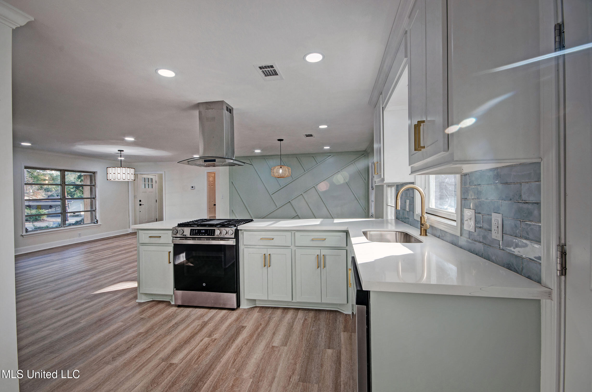 4313 Ridgewood Road Jackson, MS 39211 - Photo 10 of 26 IMGP6477_8_9