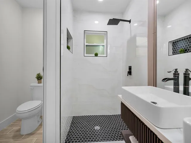 a view of walk in closet