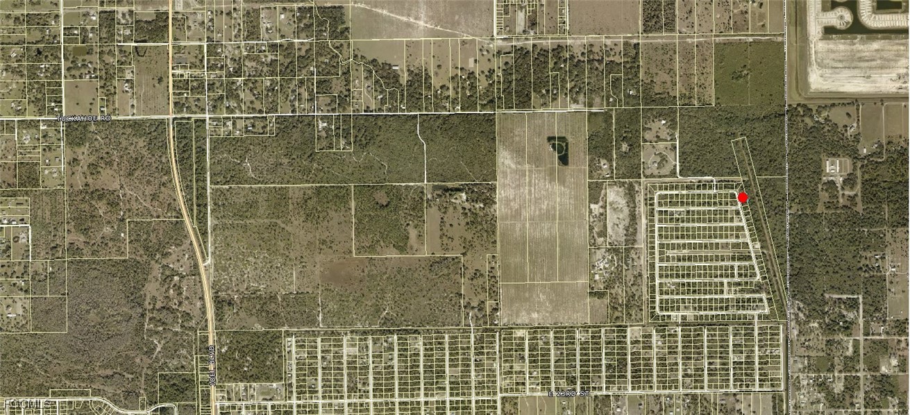 3002 Fitch Avenue Alva, FL 33920 - Photo 2 of 4 a bathroom with a shower