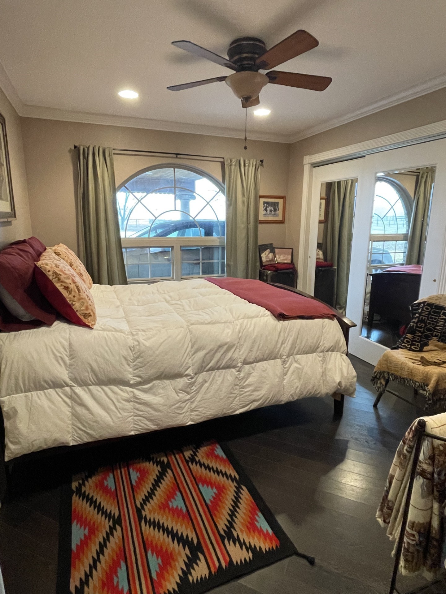 511 County Road 161 Long Branch, TX 75669 - Photo 19 of 32 a bedroom with a bed and a large window