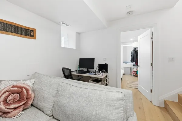 $8,000 | 6 Richardson Street, Unit 6, Cambridge, MA 02139