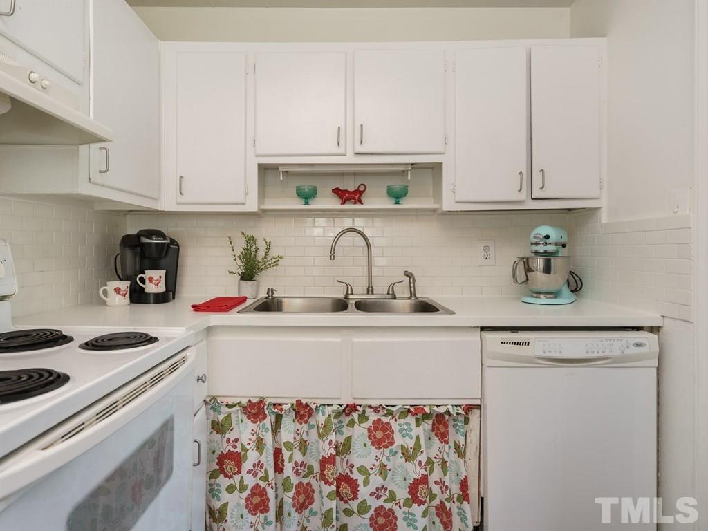 2315 Kennington Road Raleigh, NC 27610 - Photo 10 of 25