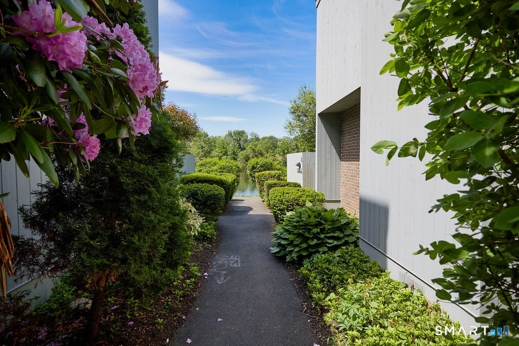 6 Hollyberry Lane, Unit 6 Ridgefield, CT 06877 - Photo 2 of 31 Path to #6 Hollyberry
