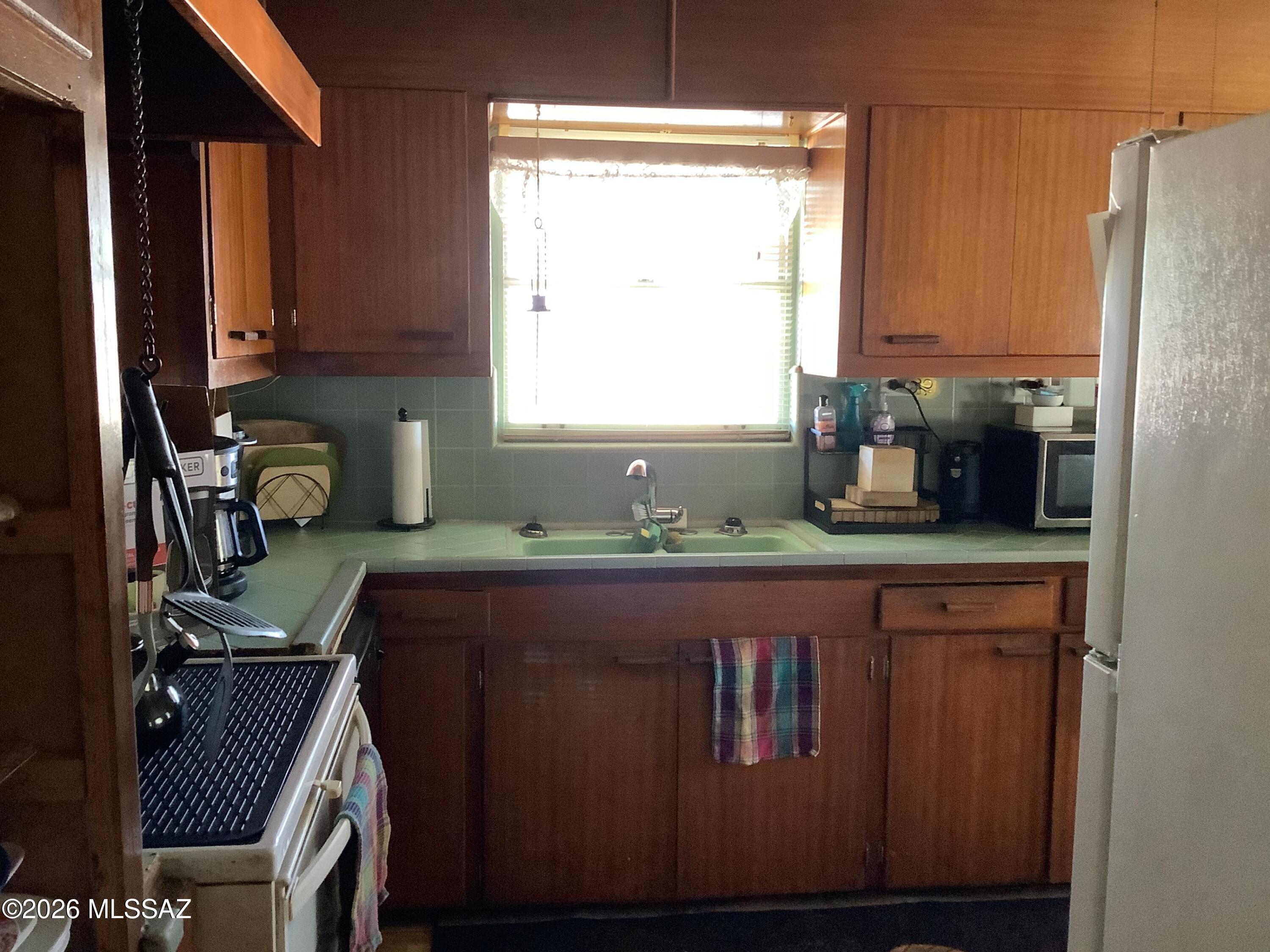 502 3rd Street Bowie, AZ 85605 - Photo 13 of 46 KITCHEN
