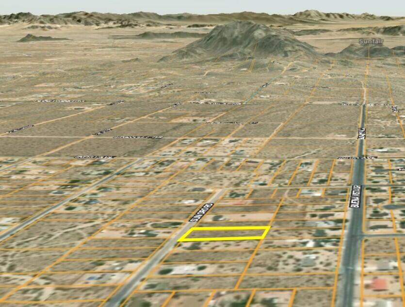 310 Sun Oro Road Yucca Valley, CA 92284 - Photo 10 of 20 a view of an ocean