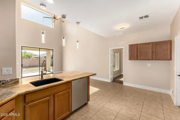 $4,675 | 10625 East Knowles Avenue, Mesa, AZ 85209