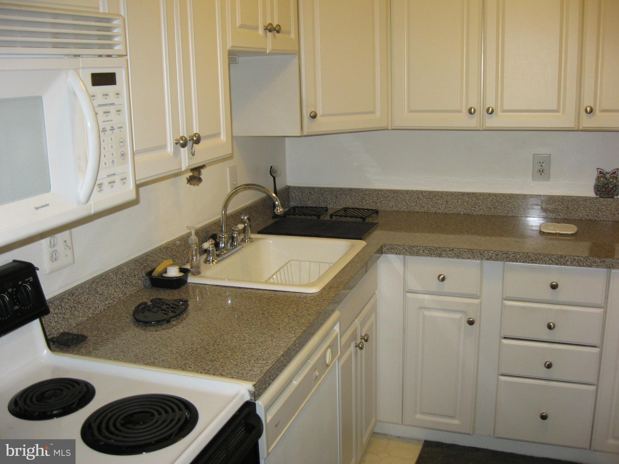 17804 Buehler Road, Unit 145 Olney, MD 20832 - Photo 7 of 22 Kitchen