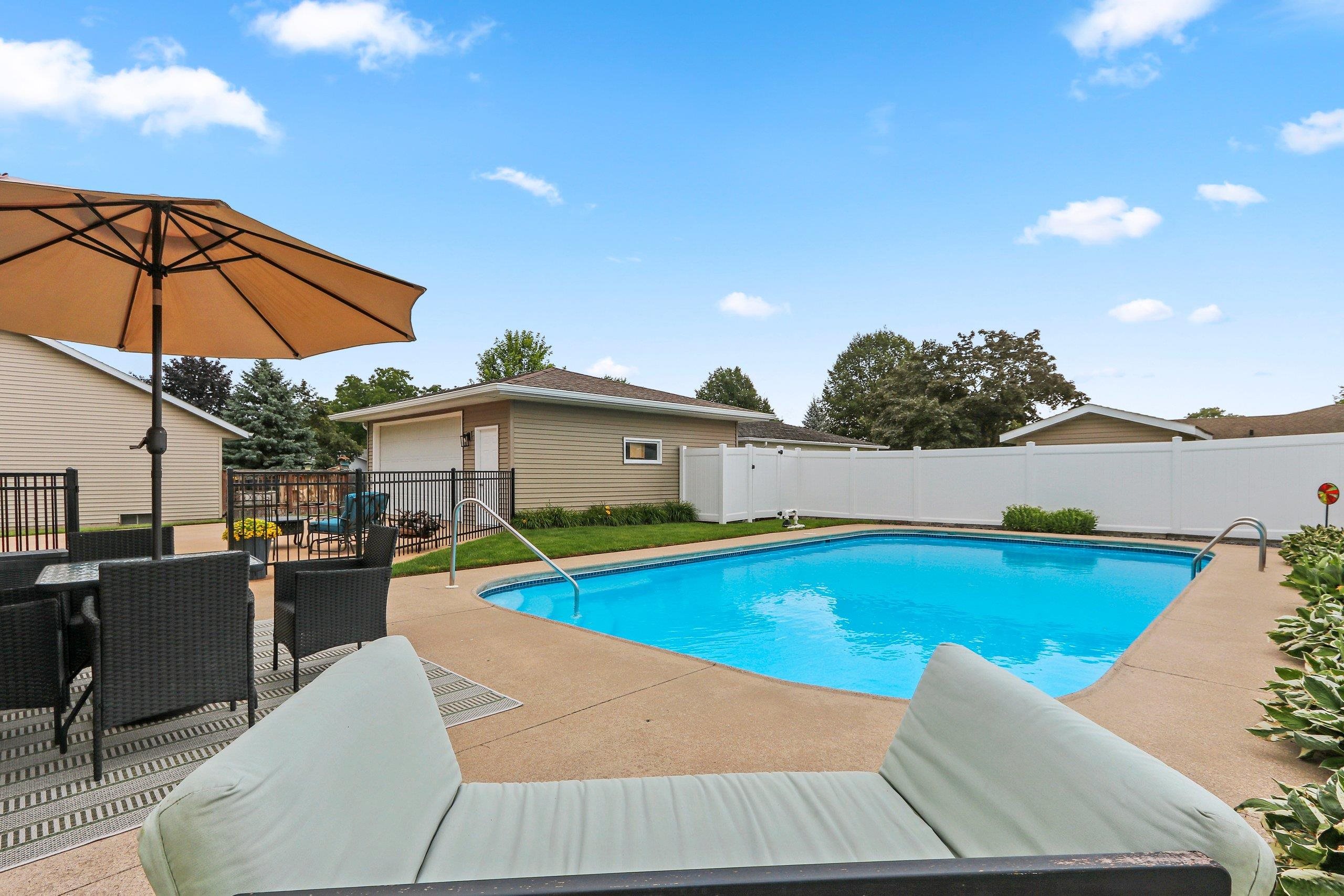 1718 Schaefer Circle Appleton, WI 54915 - Photo 4 of 68