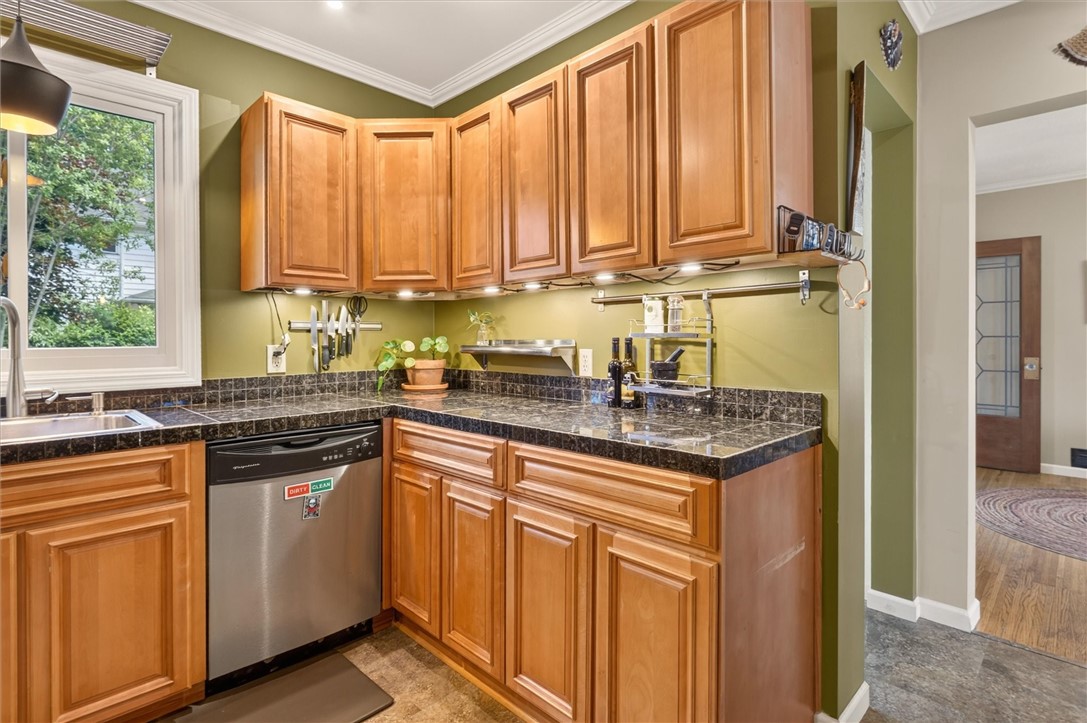 148 Rawlinson Road Irondequoit, NY 14617 - Photo 20 of 50