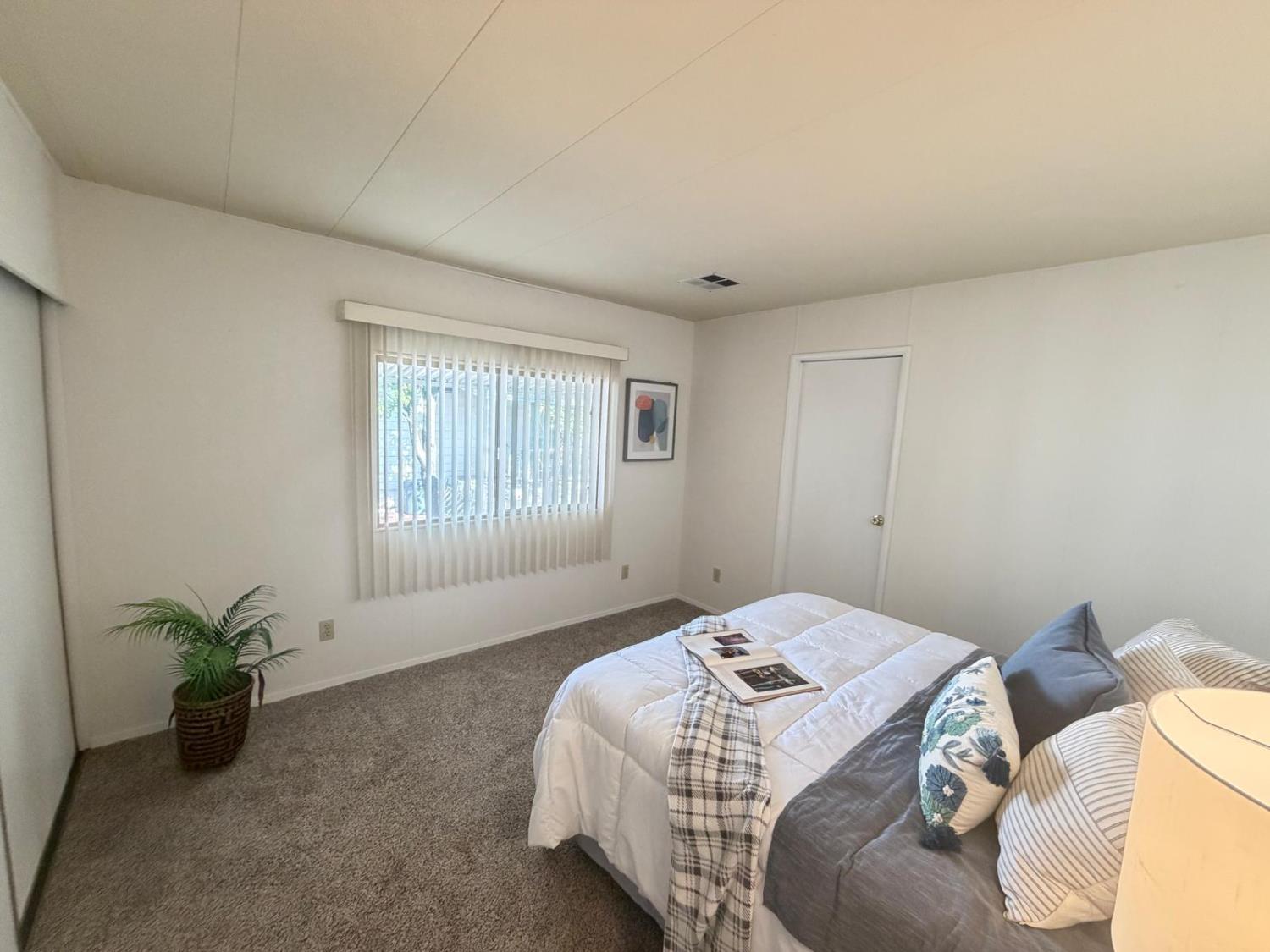 163 Rimma Way Roseville, CA 95661 - Photo 19 of 36 Gallery Image 19