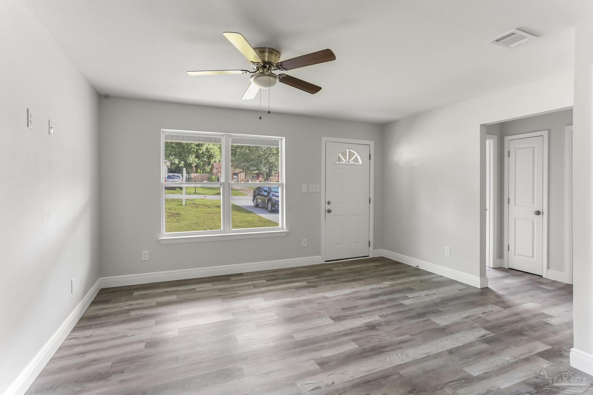 414 Ronda Street Pensacola, FL 32534 - Photo 3 of 26 Gallery Image 3