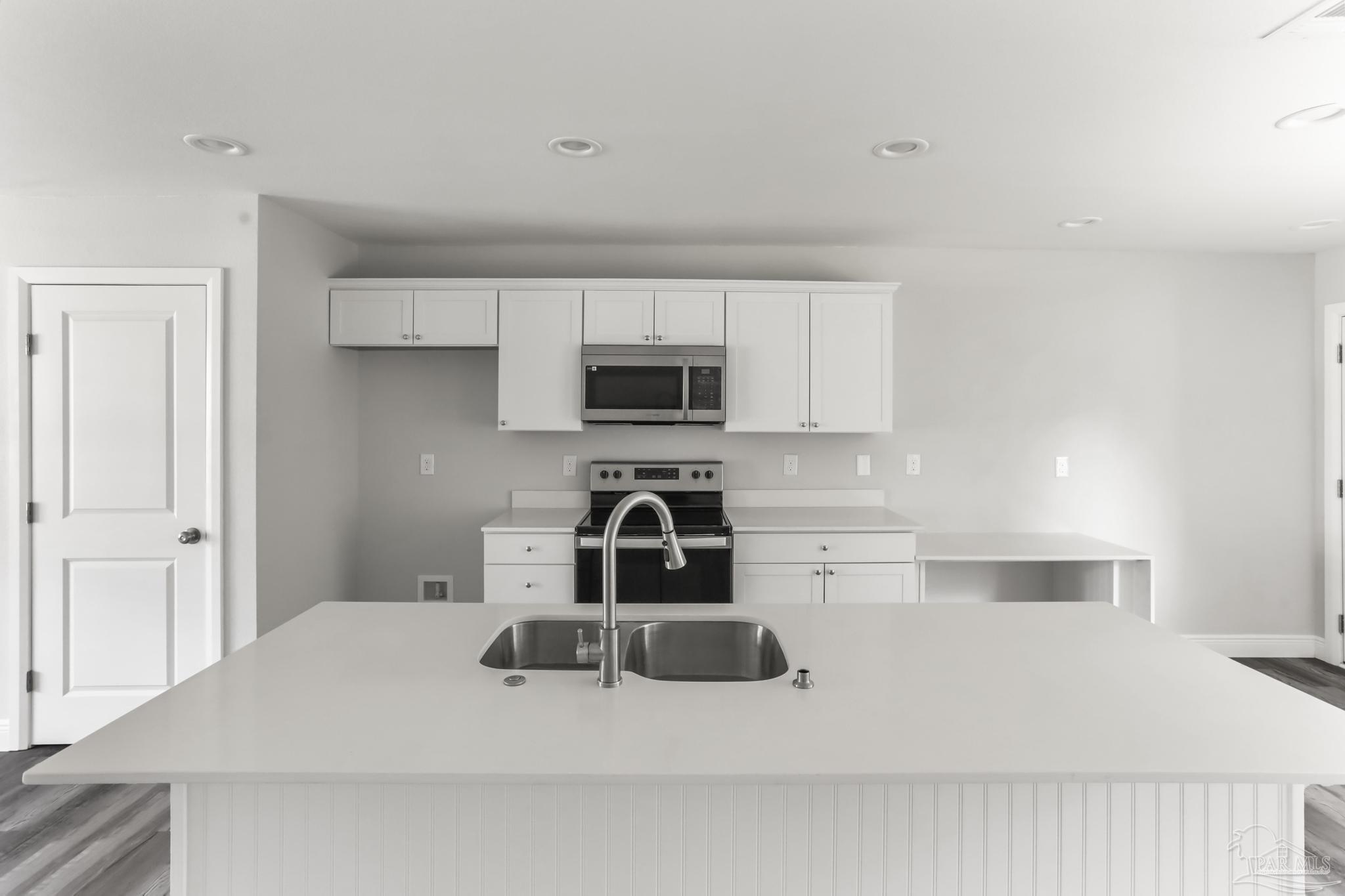 414 Ronda Street Pensacola, FL 32534 - Photo 8 of 26 Gallery Image 8