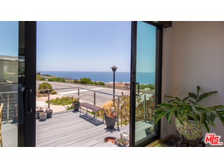 29500 Heathercliff Road, Unit 178 Malibu, CA 90265 - Photo 27 of 35 a picture of a floor plan and living room