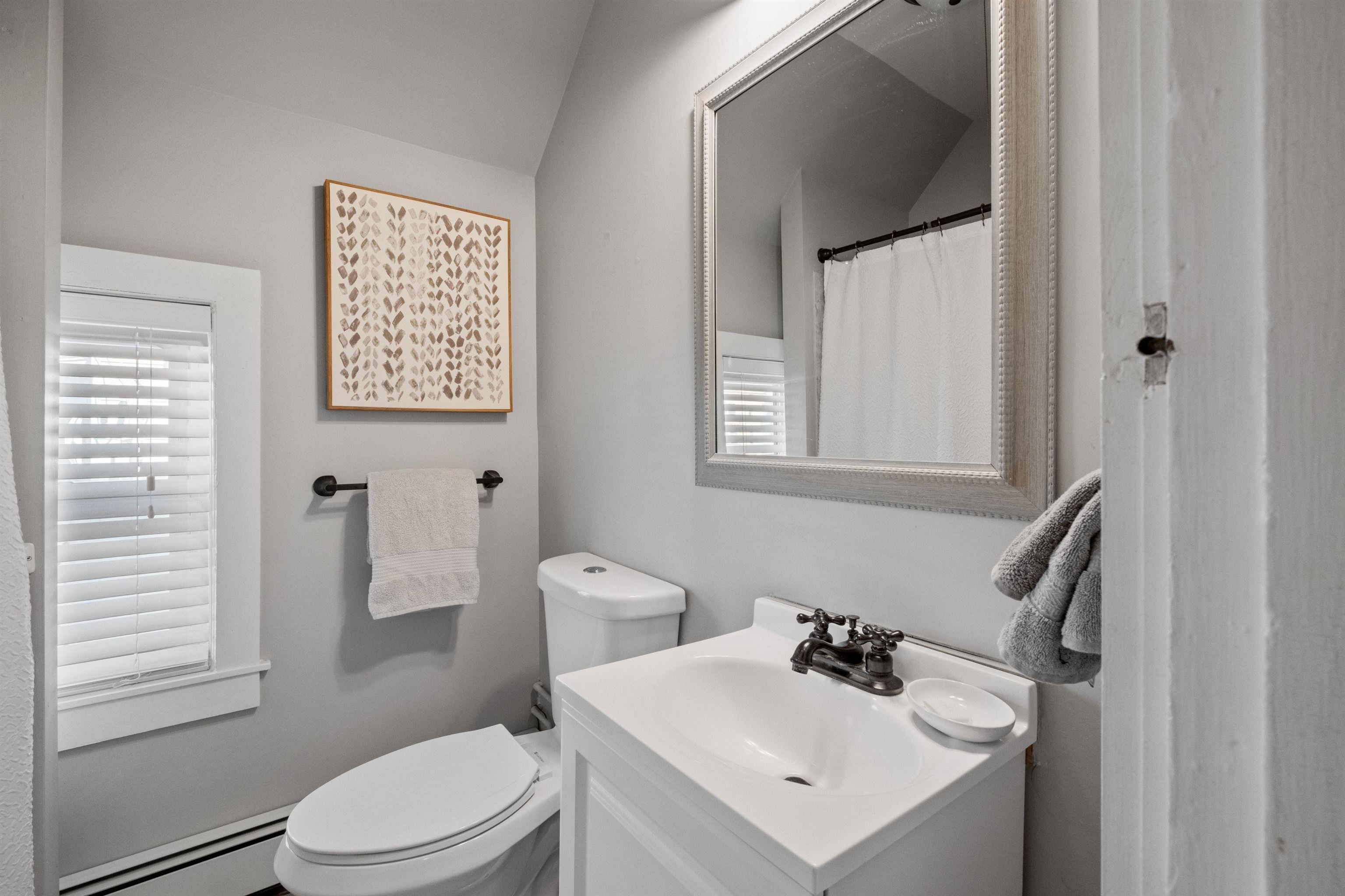 526 Hevey Street, Unit 4 Manchester, NH 03102 - Photo 10 of 17