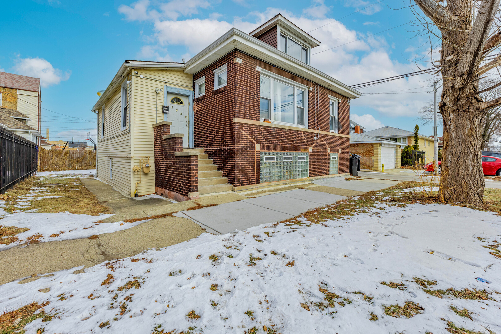 2548 West 57th Street Chicago, IL 60629 - Photo 2 of 22