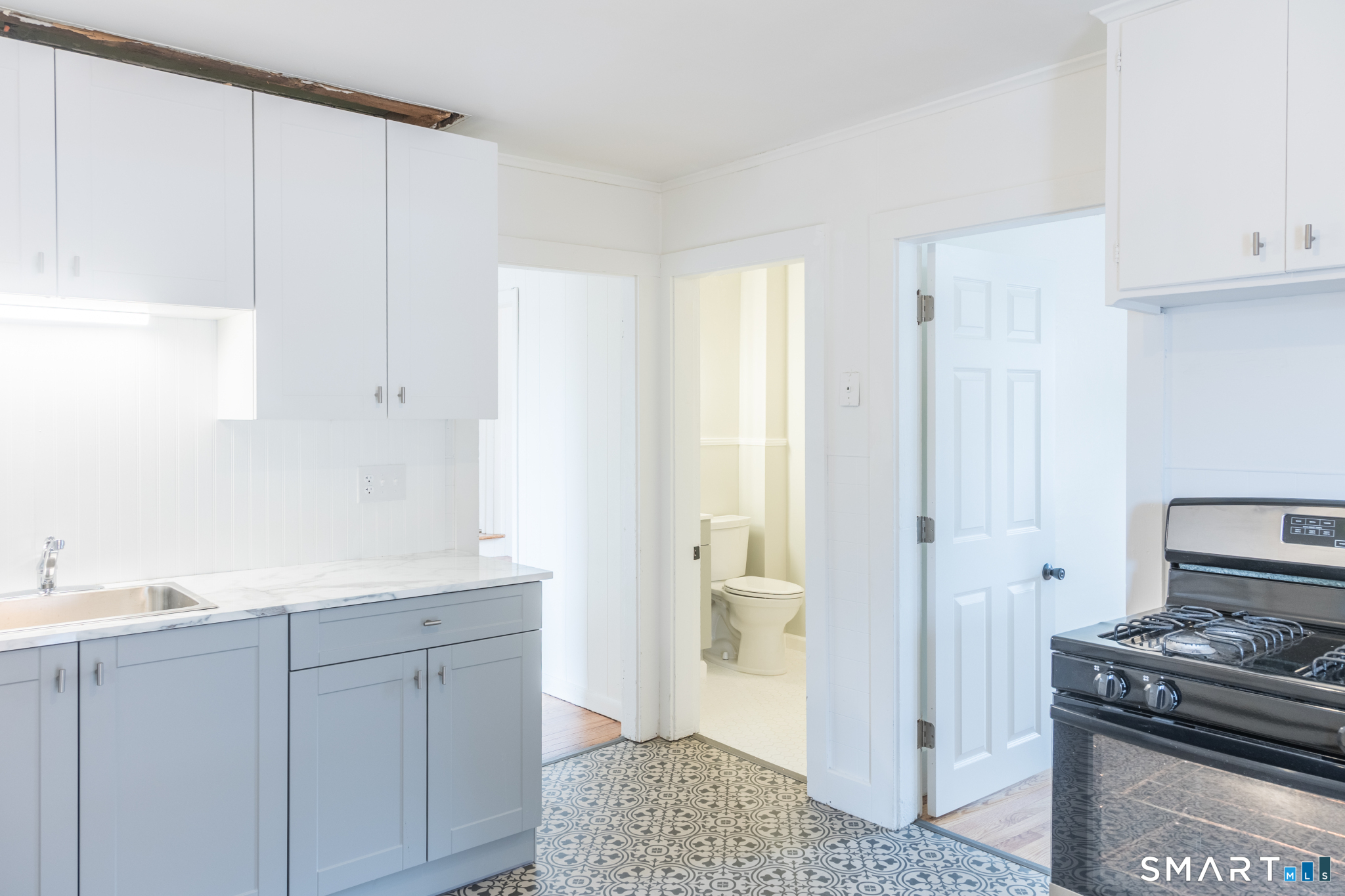 84 Front Street Putnam, CT 06260 - Photo 2 of 29