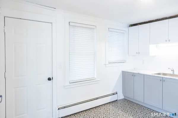 $1,750 | 84 Front Street, Putnam, CT 06260