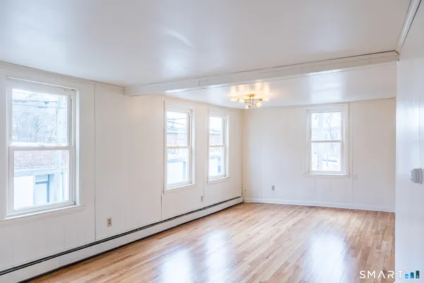 $1,750 | 84 Front Street, Putnam, CT 06260