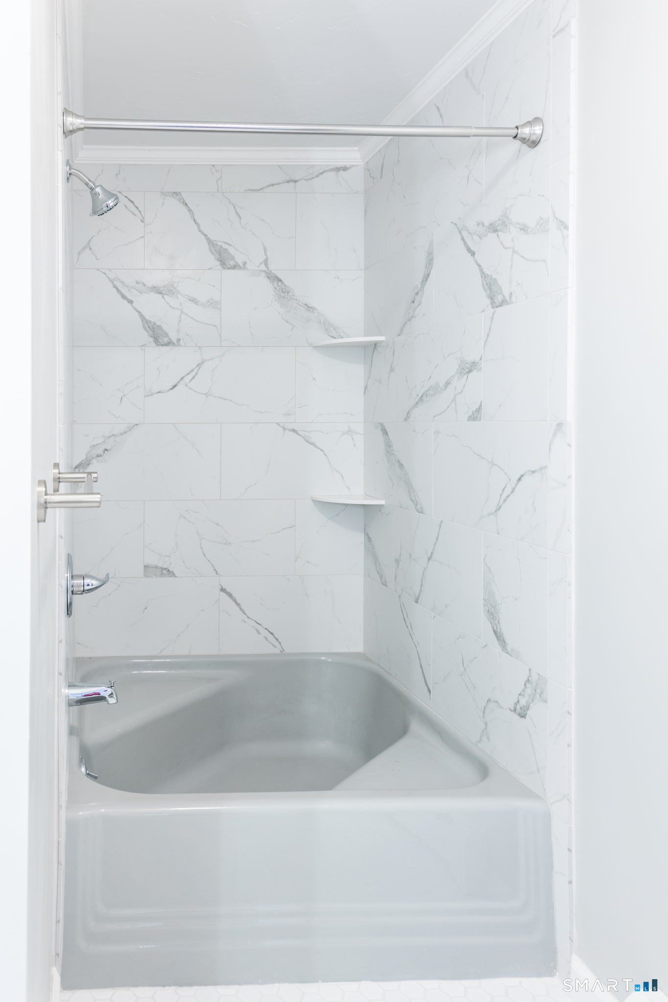 84 Front Street Putnam, CT 06260 - Photo 4 of 29