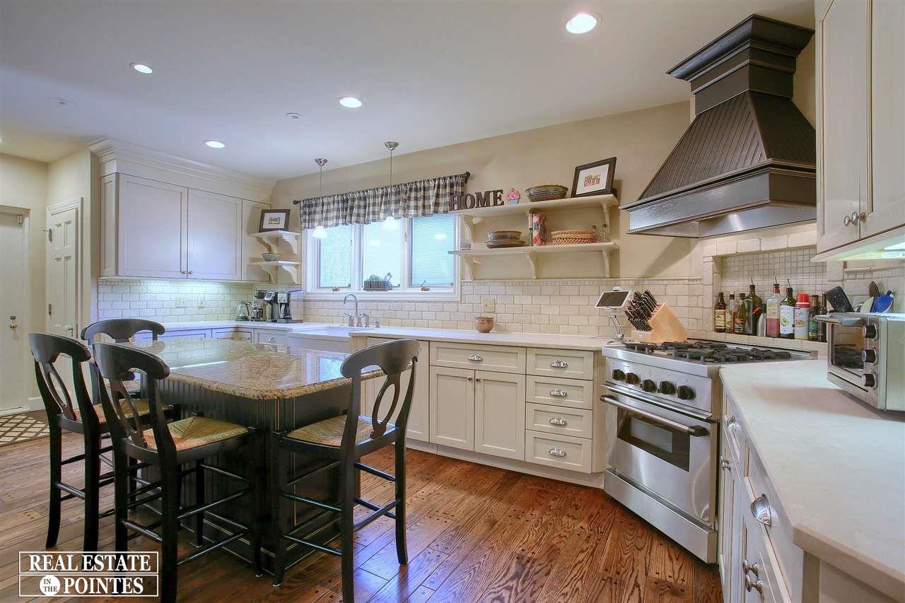 253 Lewiston Road Grosse Pointe Farms, MI 48236 - Photo 12 of 41