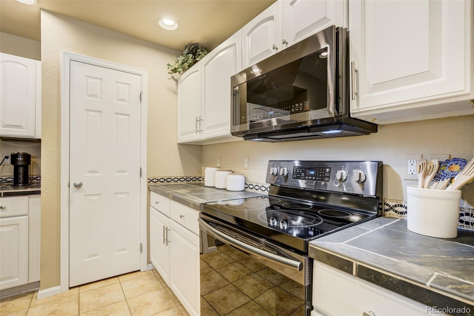 10311 Sedge Grass Way Highlands Ranch, CO 80129 - Photo 17 of 50