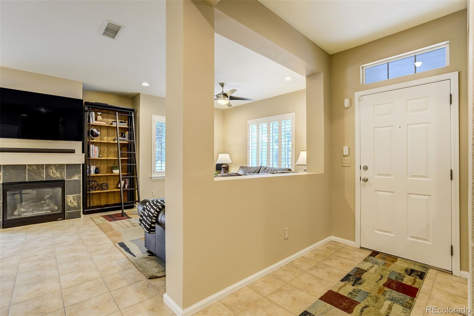 10311 Sedge Grass Way Highlands Ranch, CO 80129 - Photo 5 of 50