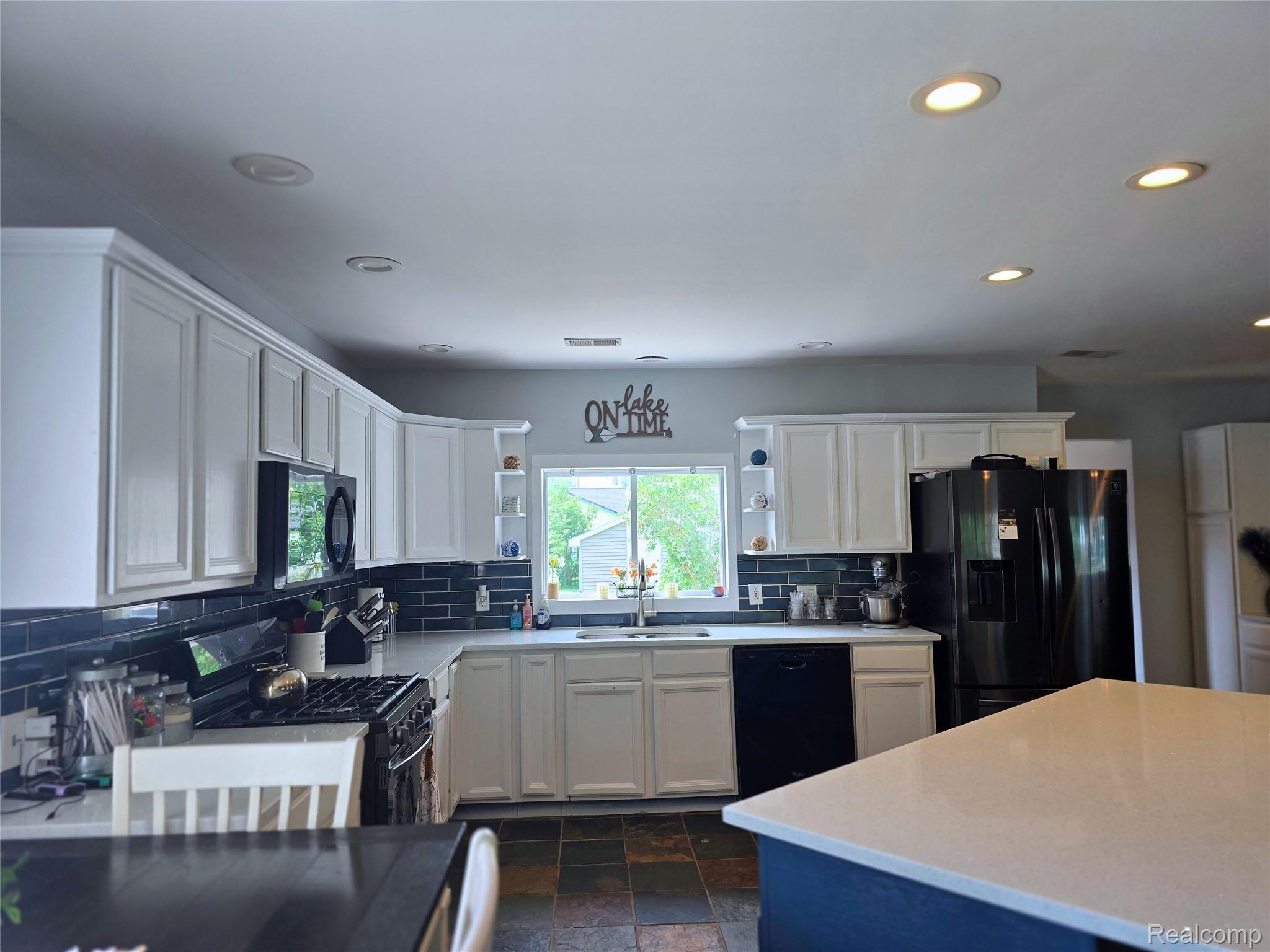 135 North Haven Street Novi, MI 48377 - Photo 10 of 36 2.jpg