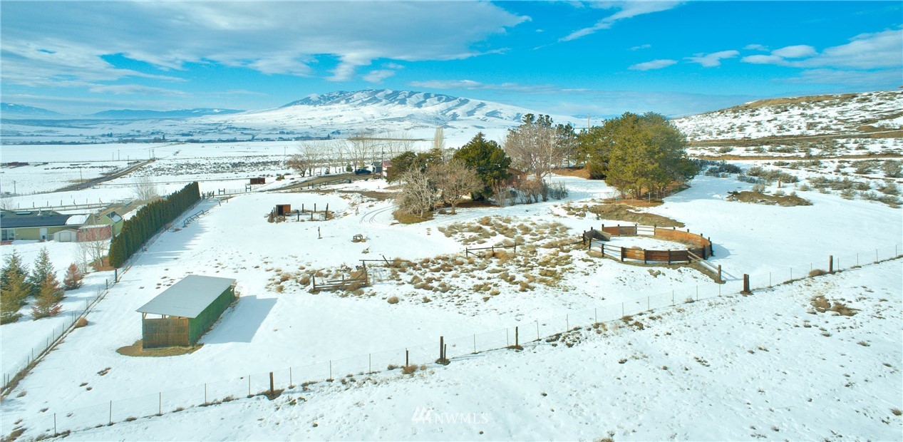 1510 Freimuth Road Selah, WA 98942 - Photo 3 of 21 Gallery Image 3