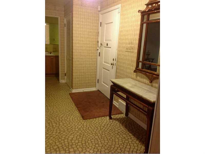 7948 Dollman Road Penn Hills, PA 15235 - Photo 8 of 14 Entry/Foyer.
