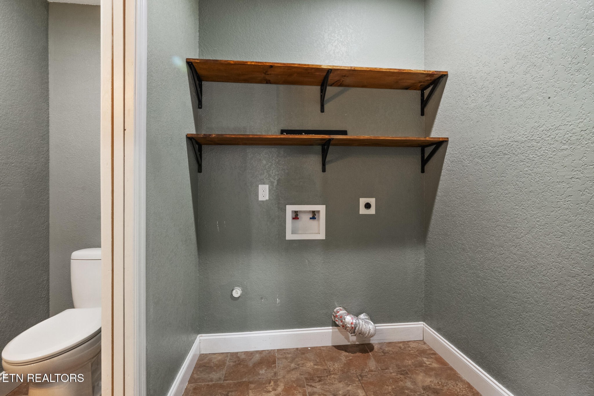 5728 Hickory Valley Road Heiskell, TN 37754 - Photo 30 of 57