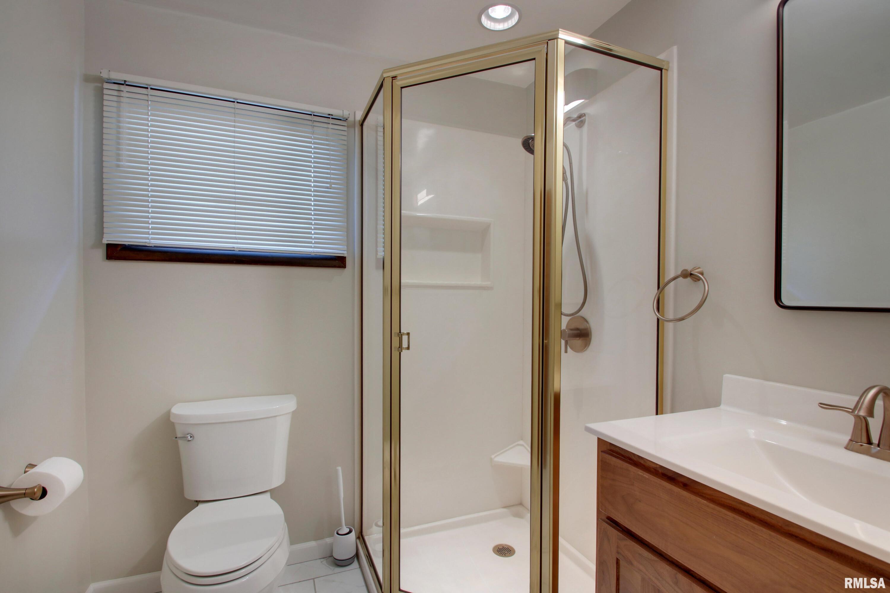 2131 Cherry Lane Quincy, IL 62301 - Photo 11 of 22