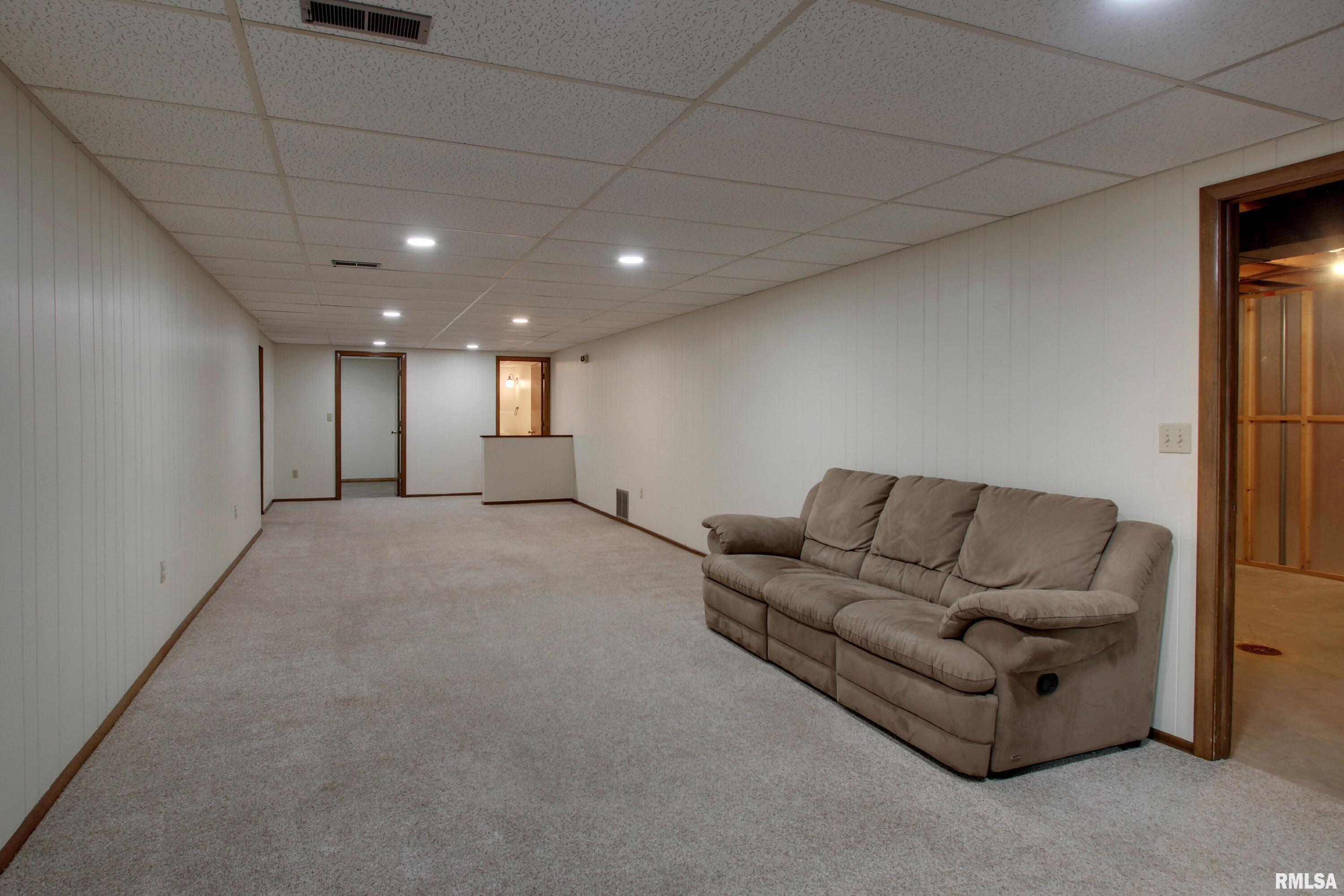 2131 Cherry Lane Quincy, IL 62301 - Photo 16 of 22