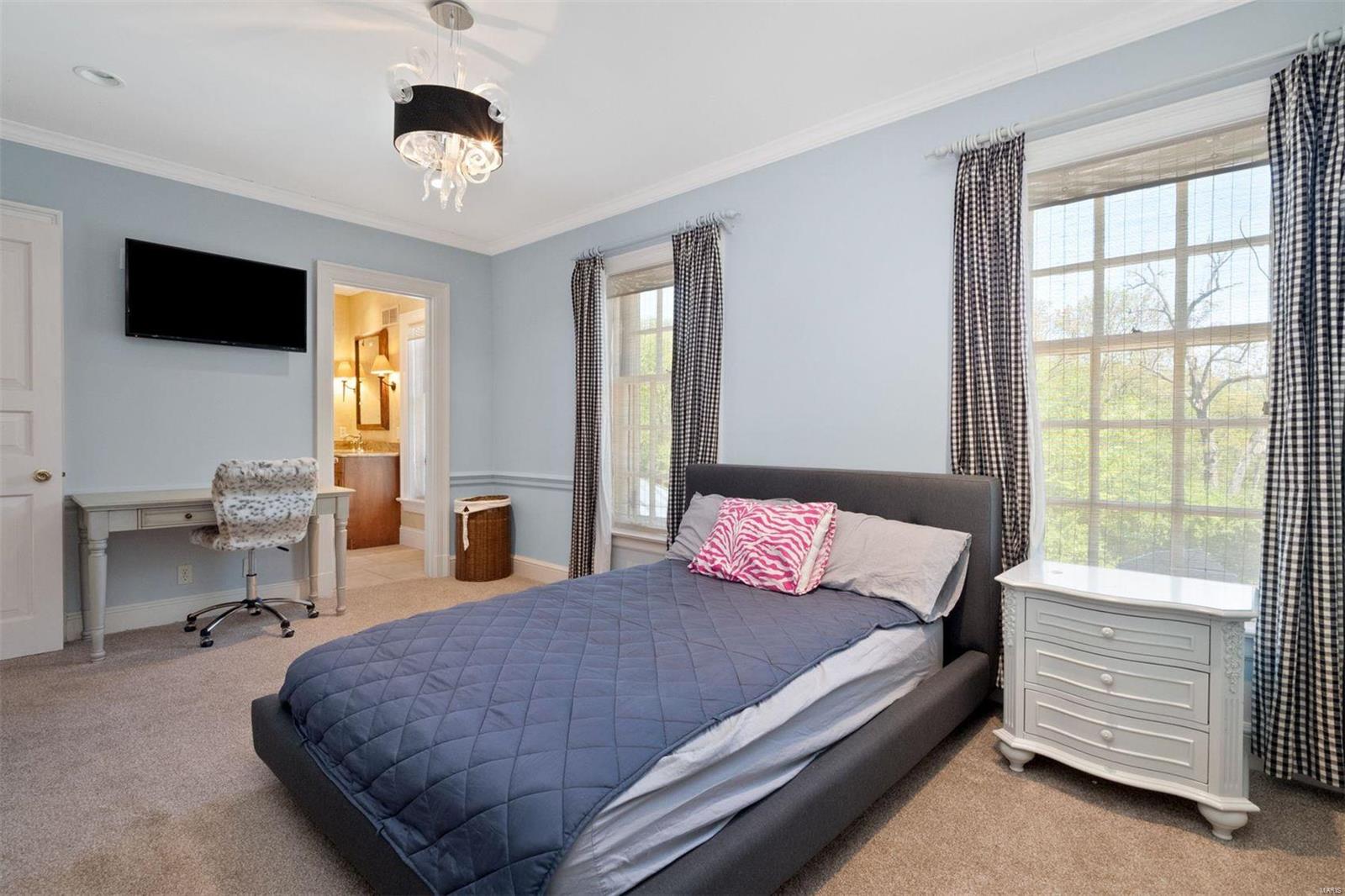 9875 Litzsinger Road Ladue, MO 63124 - Photo 31 of 47 Gallery Image 31