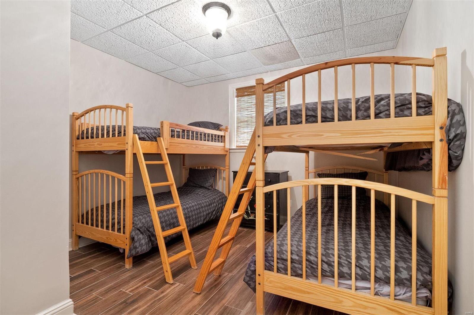 9875 Litzsinger Road Ladue, MO 63124 - Photo 43 of 47 Gallery Image 43