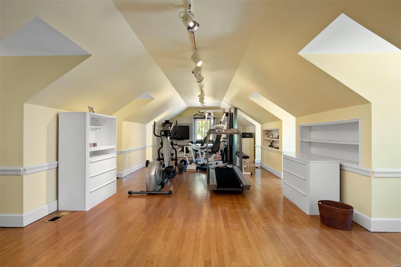 9875 Litzsinger Road Ladue, MO 63124 - Photo 44 of 47 Gallery Image 44
