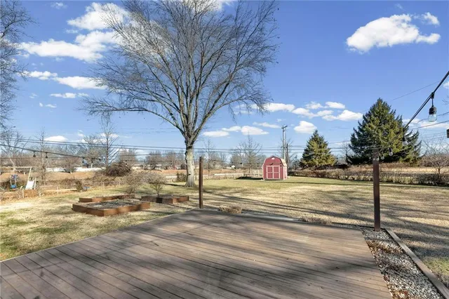 $325,000 | 4223 East 42nd Street Court, Independence, MO 64055