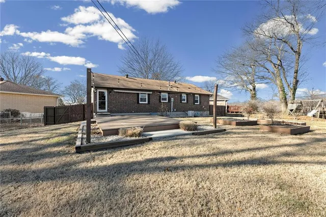 $325,000 | 4223 East 42nd Street Court, Independence, MO 64055