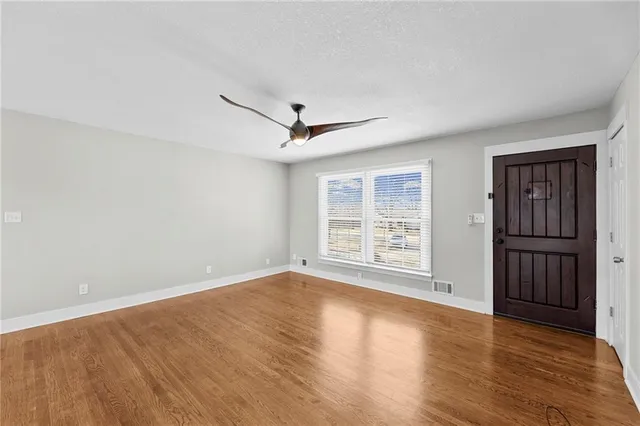 $325,000 | 4223 East 42nd Street Court, Independence, MO 64055