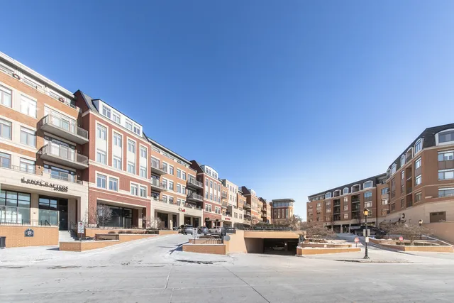 $3,900 | 120 North Northwest Highway, Unit 506, Park Ridge, IL 60068