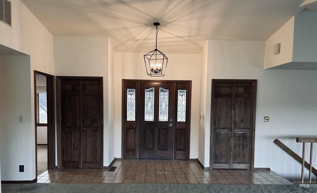 $1,149,999 | 1185 East Cleveland Avenue, Glenns Ferry, ID 83623