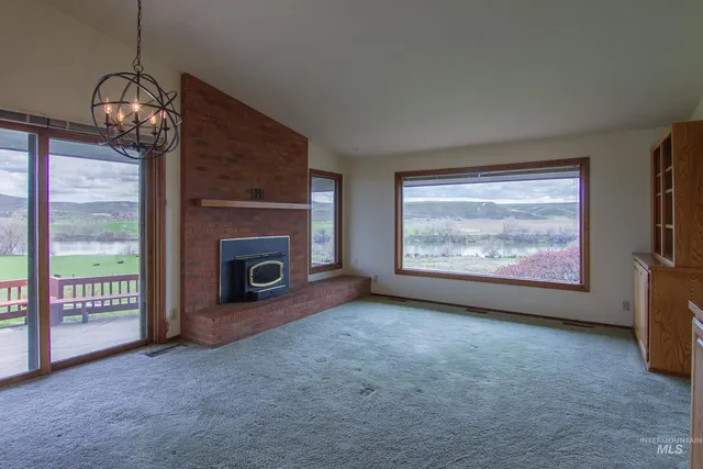 $1,149,999 | 1185 East Cleveland Avenue, Glenns Ferry, ID 83623