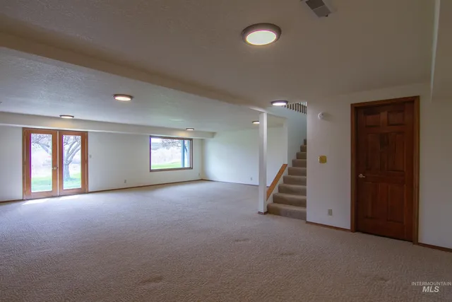 $1,149,999 | 1185 East Cleveland Avenue, Glenns Ferry, ID 83623