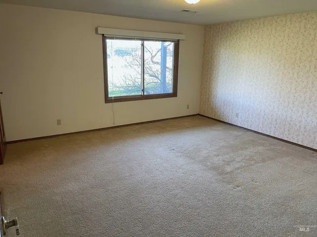 $1,149,999 | 1185 East Cleveland Avenue, Glenns Ferry, ID 83623