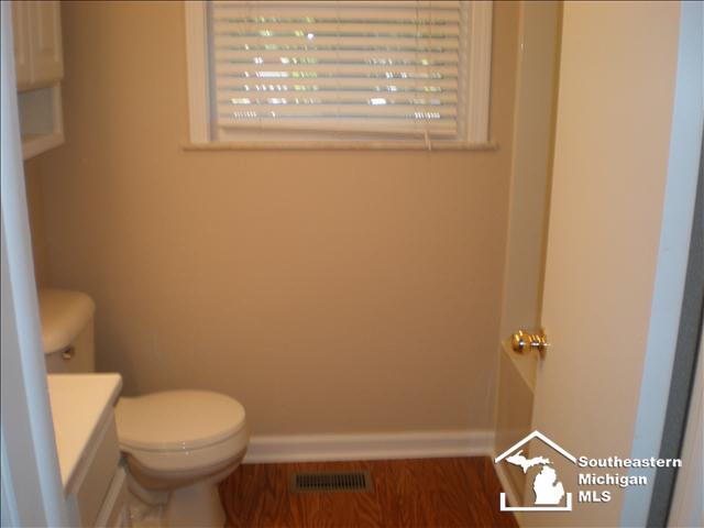 37 East Sterns Road Temperance, MI 48182 - Photo 12 of 18 Bathroom
