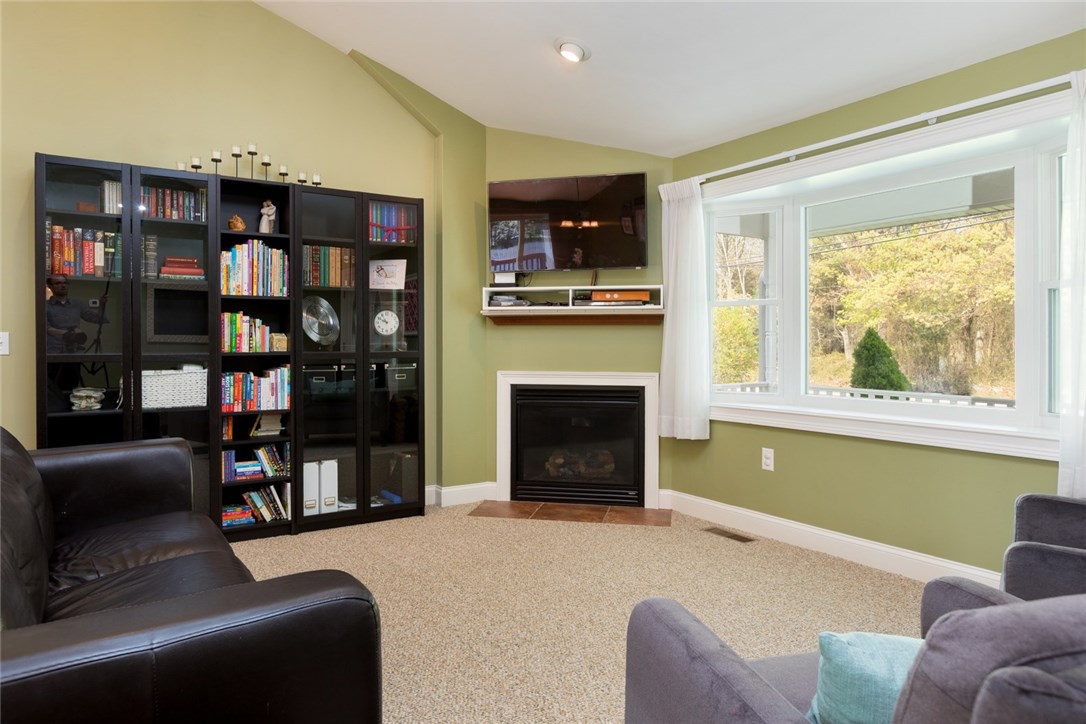 285 Potowomut Road Warwick, RI 02818 - Photo 9 of 39 Gallery Image 9