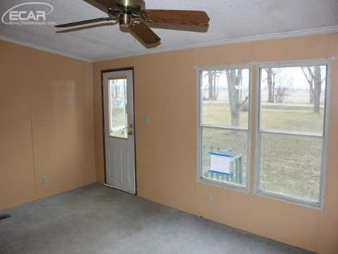 11755 South New Lothrop Road Byron, MI 48418 - Photo 9 of 19 20435272-8.JPG