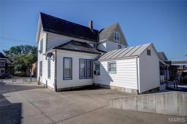$450,000 | 224 East Main Street, Grafton, IL 62037