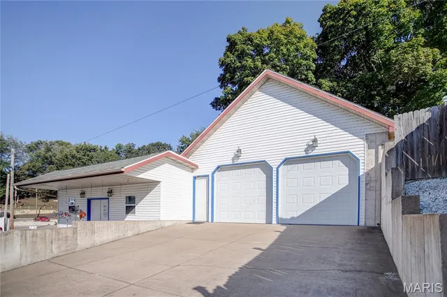 $475,000 | 224 East Main Street, Grafton, IL 62037